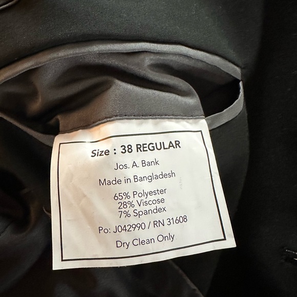 Jos A Bank Men’s Suit - Picture 5 of 6